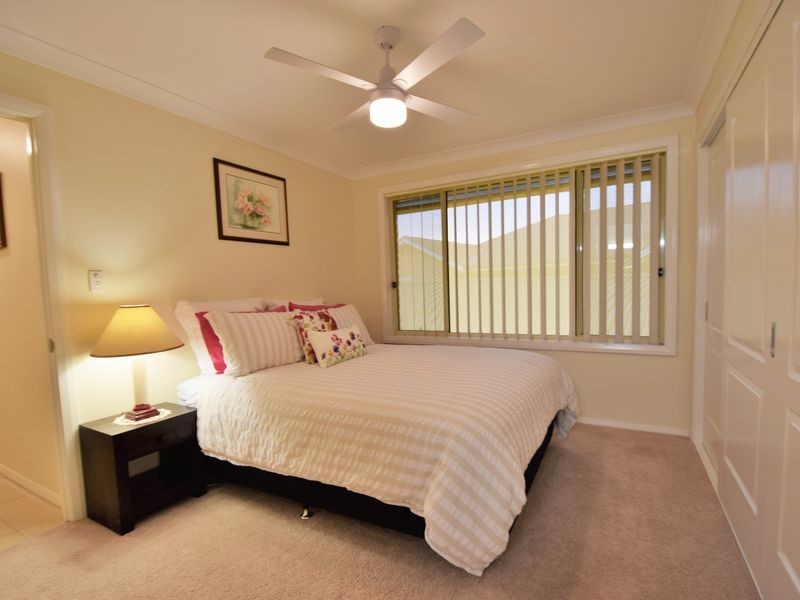 6 Garland Place, Young NSW 2594