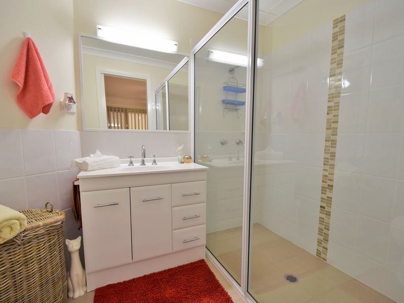 6 Garland Place, Young NSW 2594