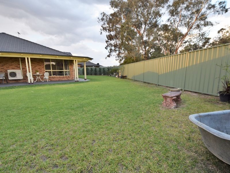 6 Garland Place, Young NSW 2594