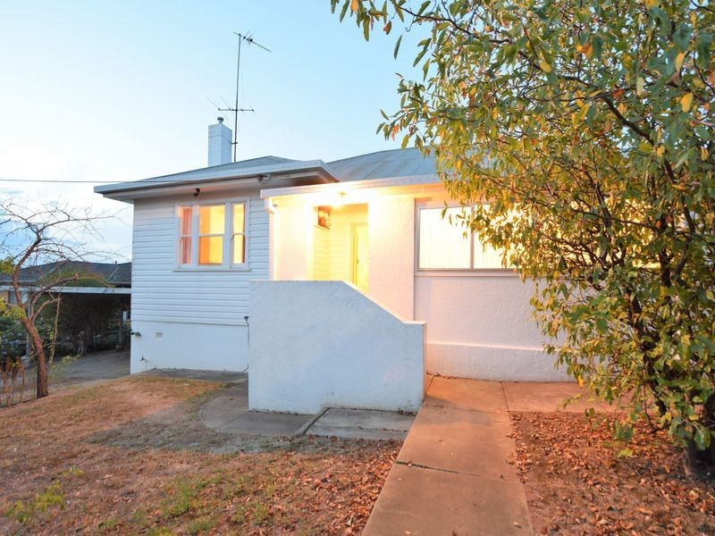 9 Melville Street, Young NSW 2594