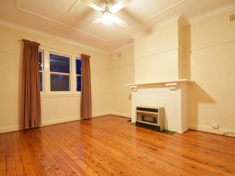 9 Melville Street, Young NSW 2594