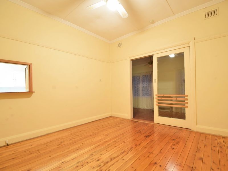 9 Melville Street, Young NSW 2594