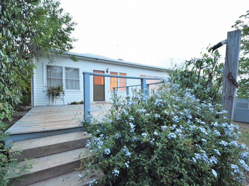 9 Melville Street, Young NSW 2594