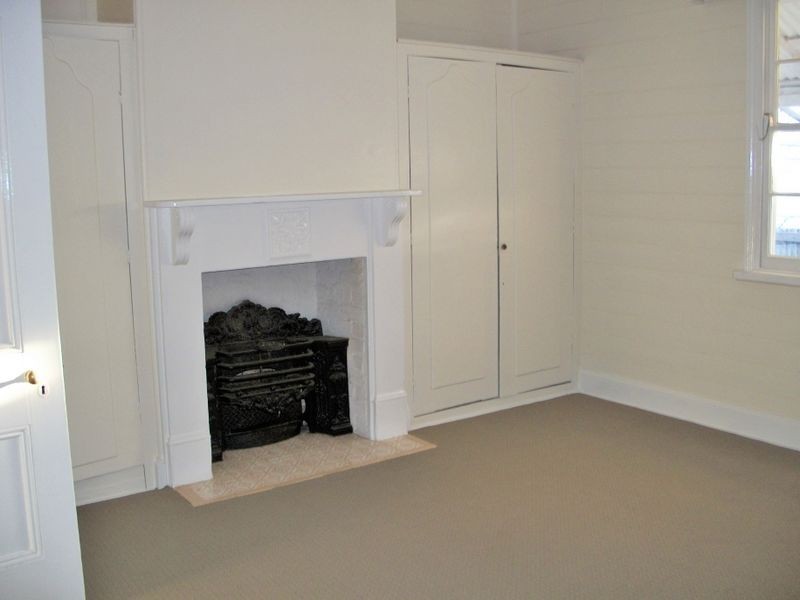 131 Albury Street, Harden NSW 2587