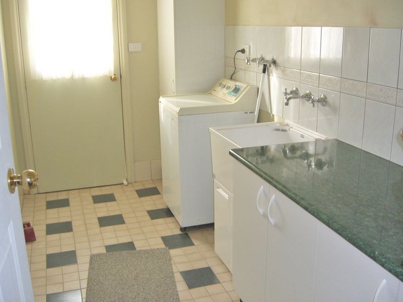 36 Backcreek Road, Young NSW 2594