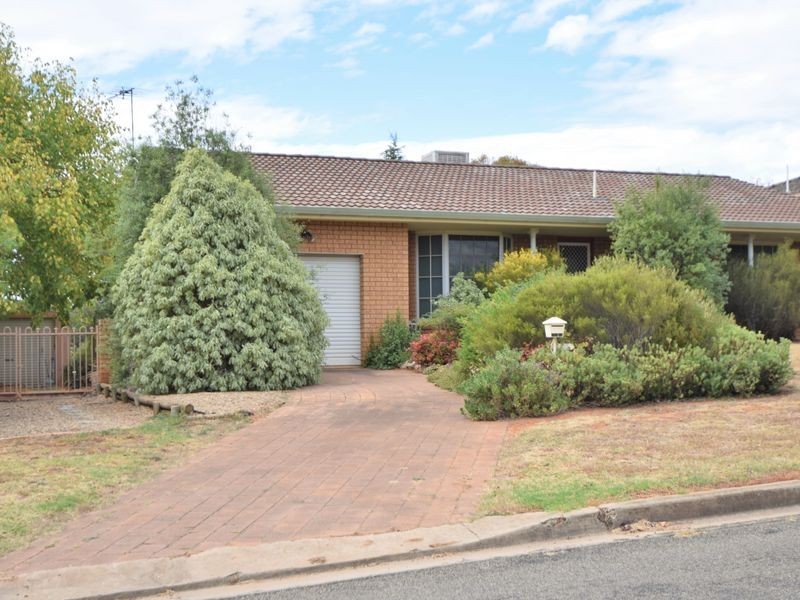 1 Dwyer Drive, Young NSW 2594