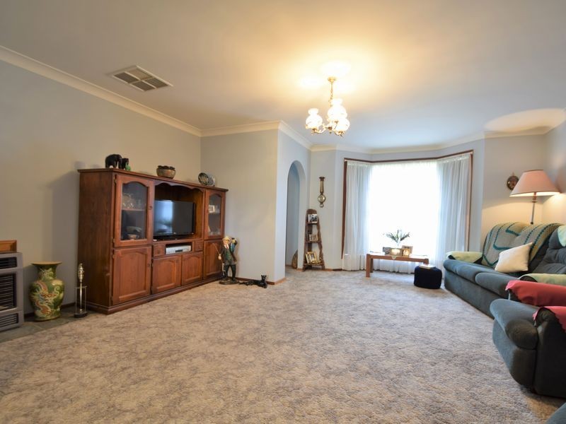 1 Dwyer Drive, Young NSW 2594