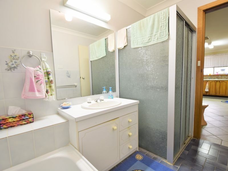 1 Dwyer Drive, Young NSW 2594