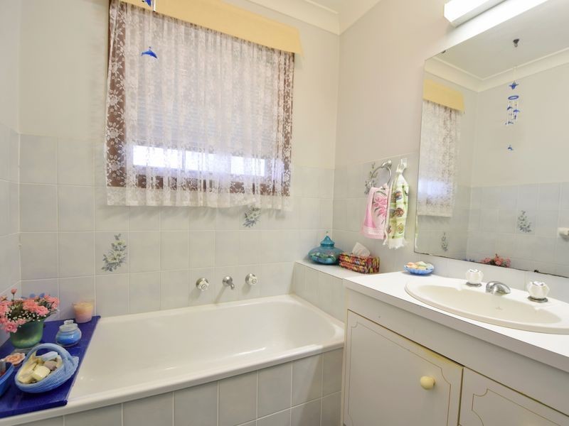 1 Dwyer Drive, Young NSW 2594