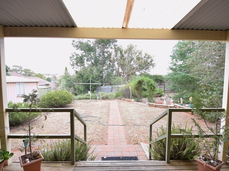 1 Dwyer Drive, Young NSW 2594