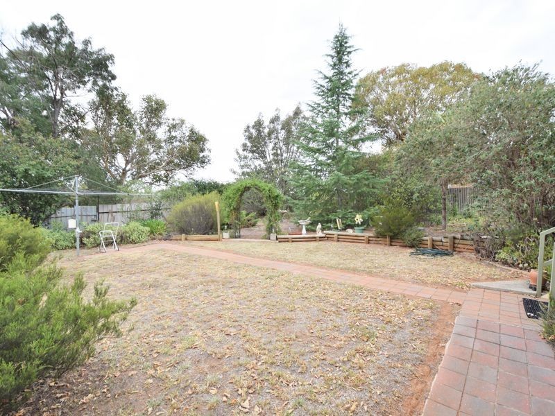 1 Dwyer Drive, Young NSW 2594