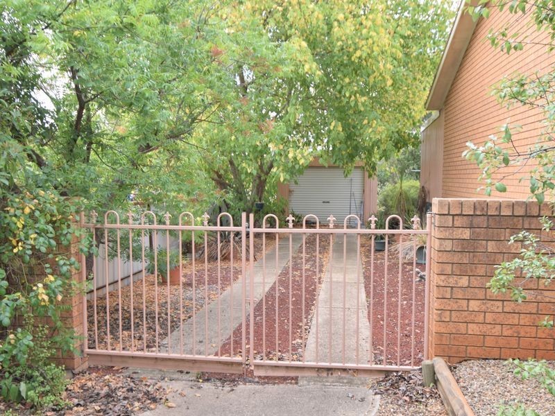 1 Dwyer Drive, Young NSW 2594