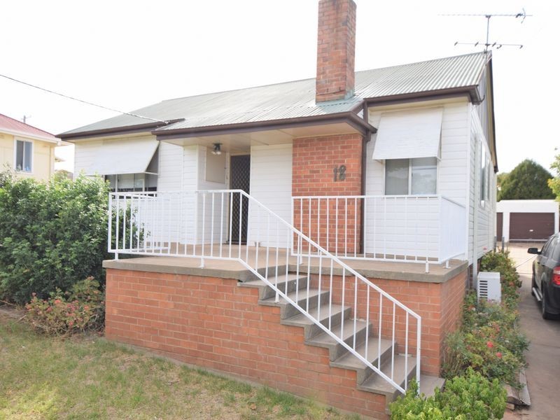 18 Taylor Road, Young NSW 2594