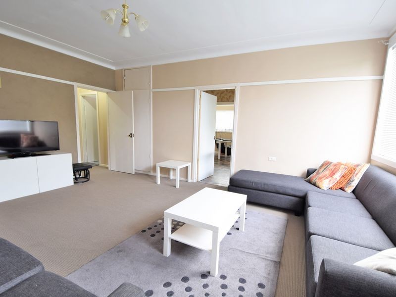 18 Taylor Road, Young NSW 2594