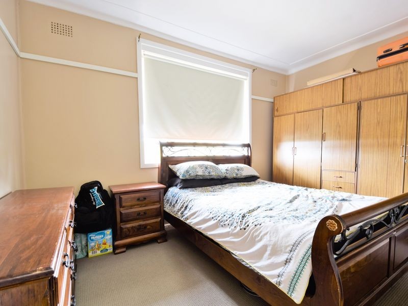 18 Taylor Road, Young NSW 2594