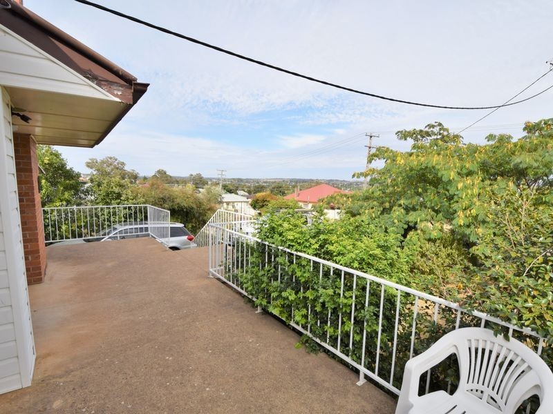 18 Taylor Road, Young NSW 2594