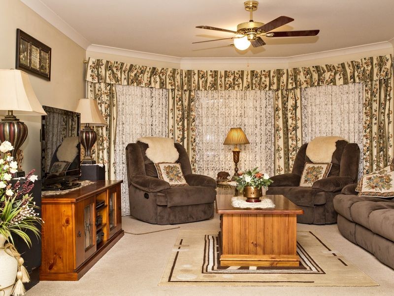 32 Jordan Place, Young NSW 2594