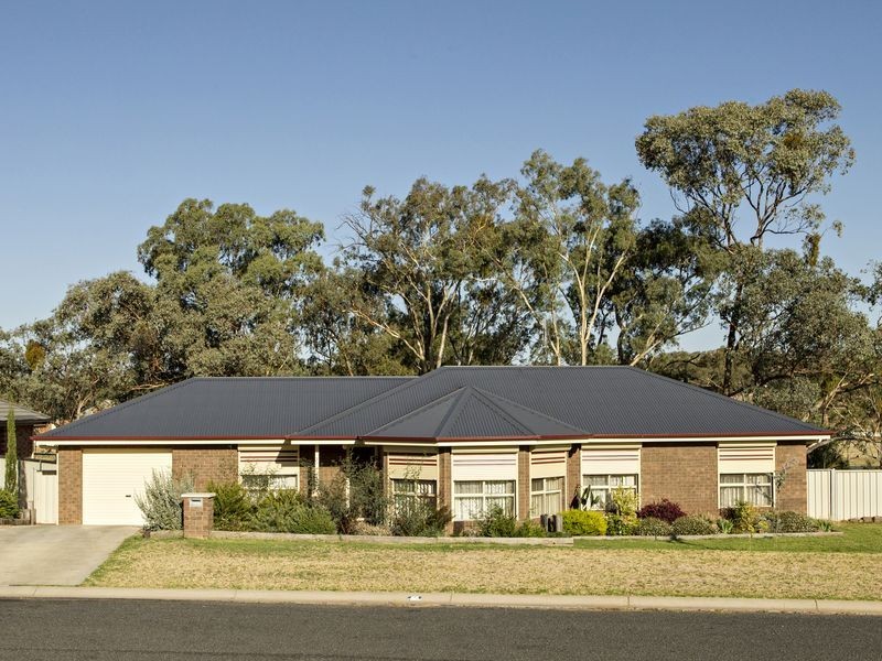 32 Jordan Place, Young NSW 2594