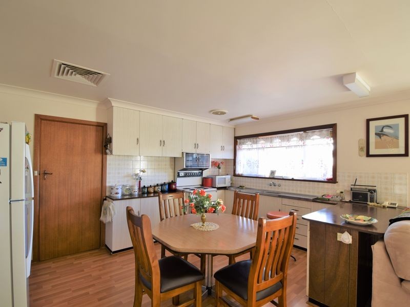 10 Watson Street, Young NSW 2594