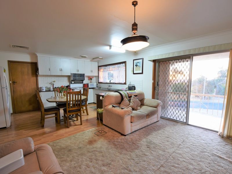 10 Watson Street, Young NSW 2594