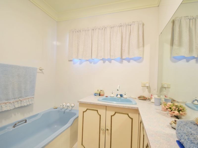 10 Watson Street, Young NSW 2594