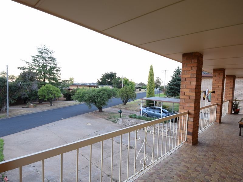 10 Watson Street, Young NSW 2594