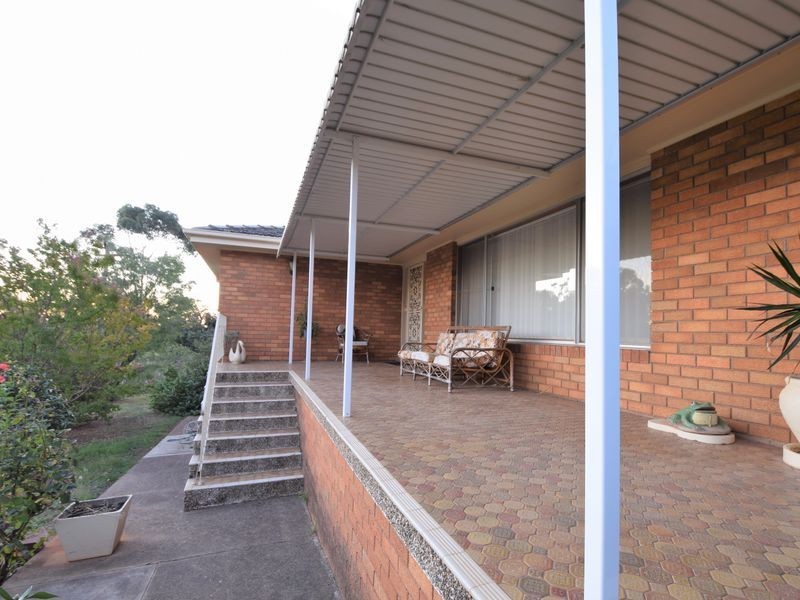 10 Watson Street, Young NSW 2594