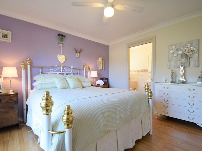 4 Mathew Street, Young NSW 2594