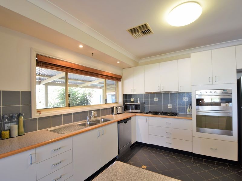 4 Mathew Street, Young NSW 2594