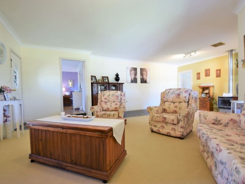 4 Mathew Street, Young NSW 2594