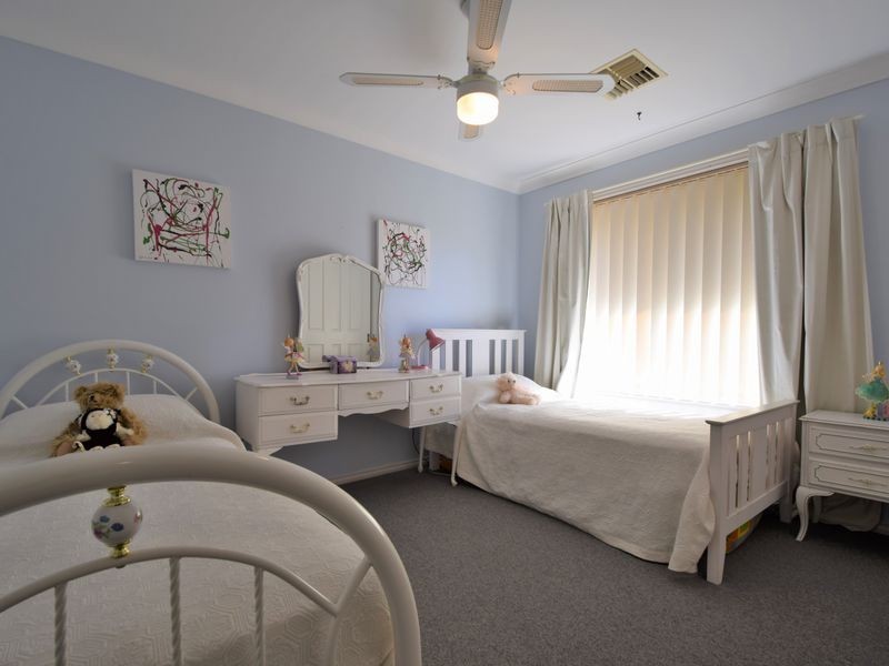 4 Mathew Street, Young NSW 2594