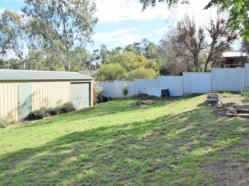 141 Edwards Street, Young NSW 2594