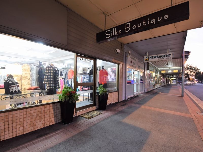 186 Boorowa Street, Young NSW 2594