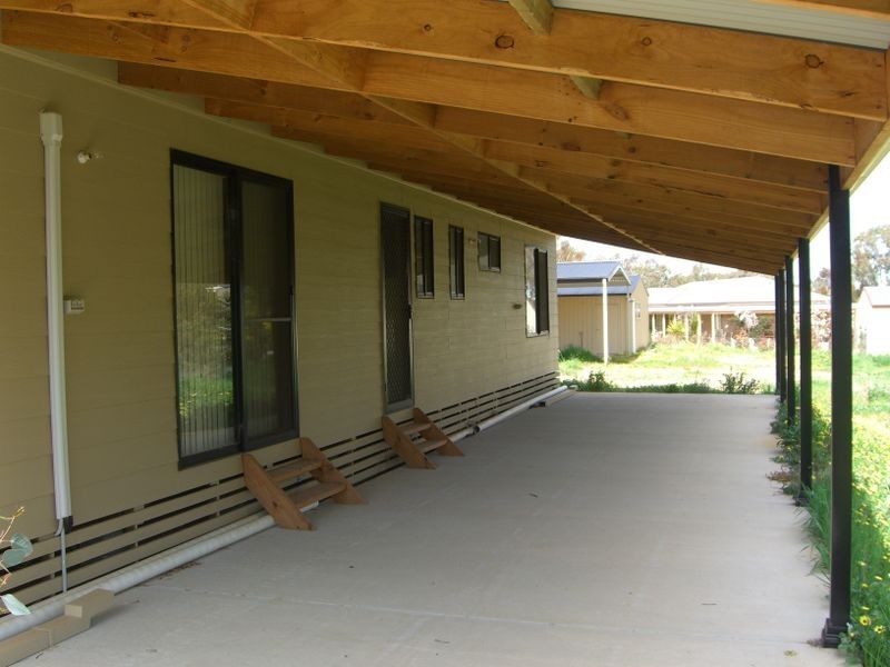 49 Isaacs Road, Young NSW 2594