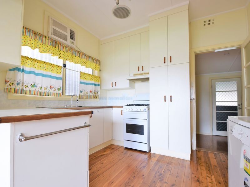 26 Spring Street, Young NSW 2594