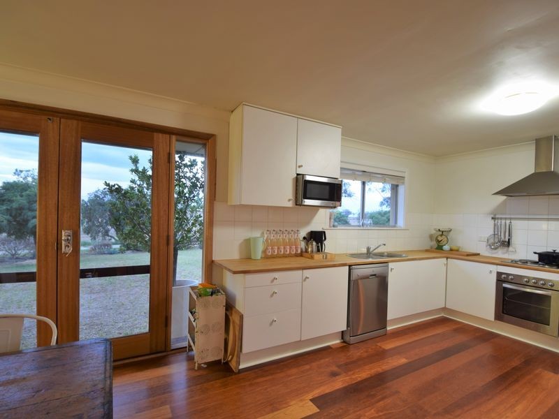 685 Olympic Hwy North, Young NSW 2594