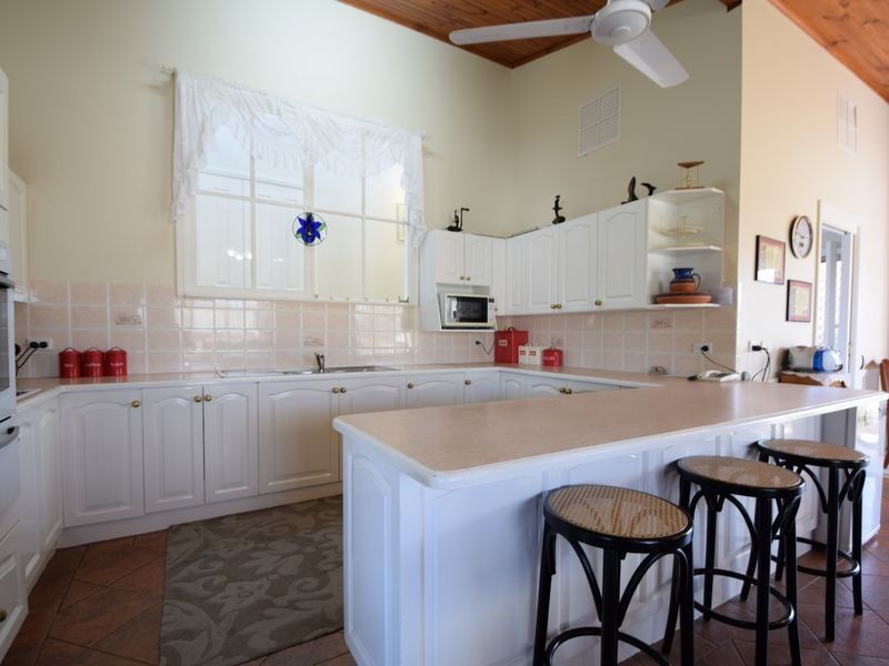 2 Mathew Street, Young NSW 2594