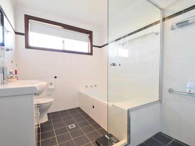 34 Back Creek Rd, Young NSW 2594