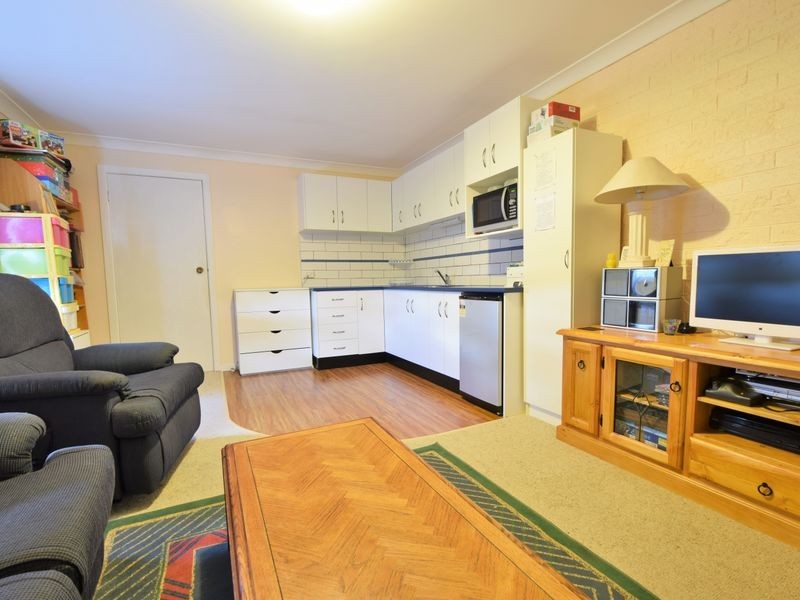 34 Back Creek Rd, Young NSW 2594