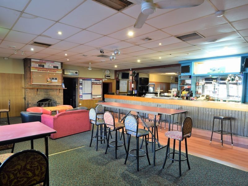 97-111 Boorowa Street, Young NSW 2594