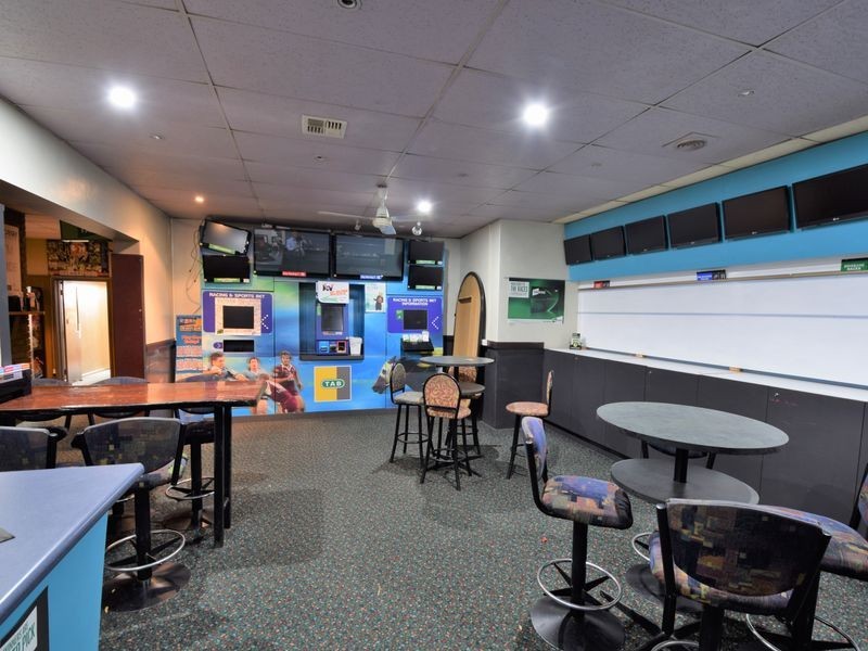 97-111 Boorowa Street, Young NSW 2594