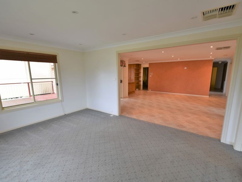 4 Tadros Avenue, Young NSW 2594