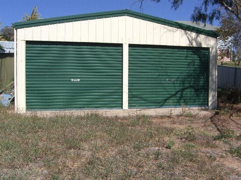 101 Berthong Street, Young NSW 2594