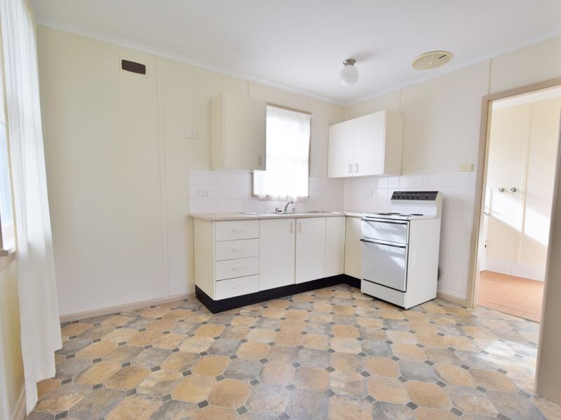 105 Berthong Street, Young NSW 2594