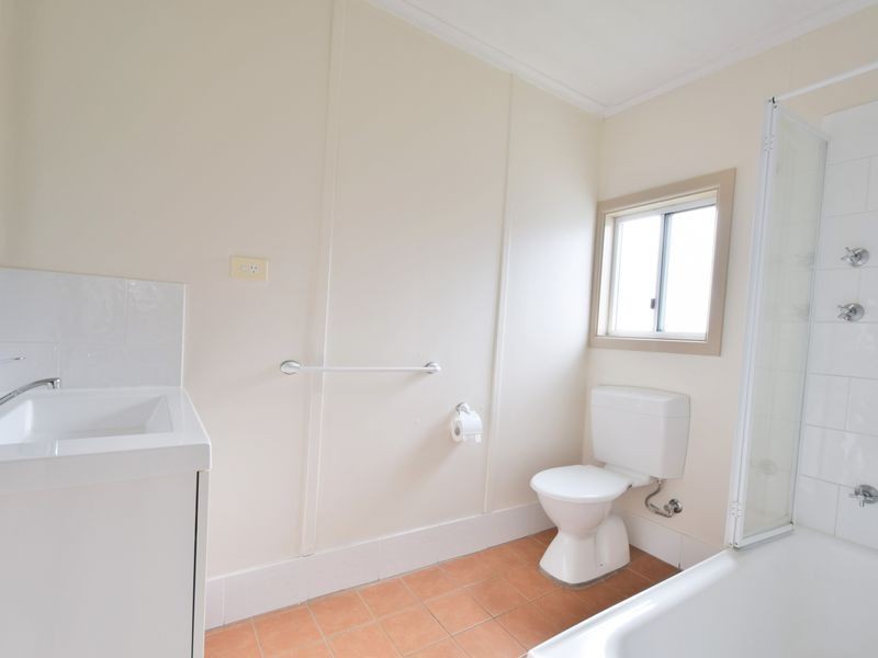 105 Berthong Street, Young NSW 2594