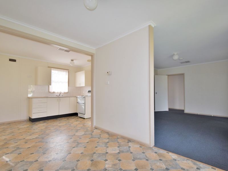 105 Berthong Street, Young NSW 2594