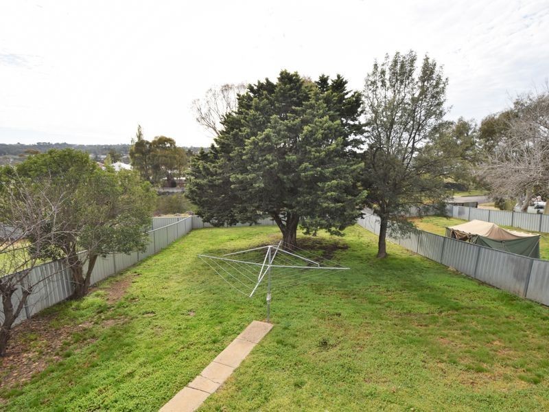 105 Berthong Street, Young NSW 2594