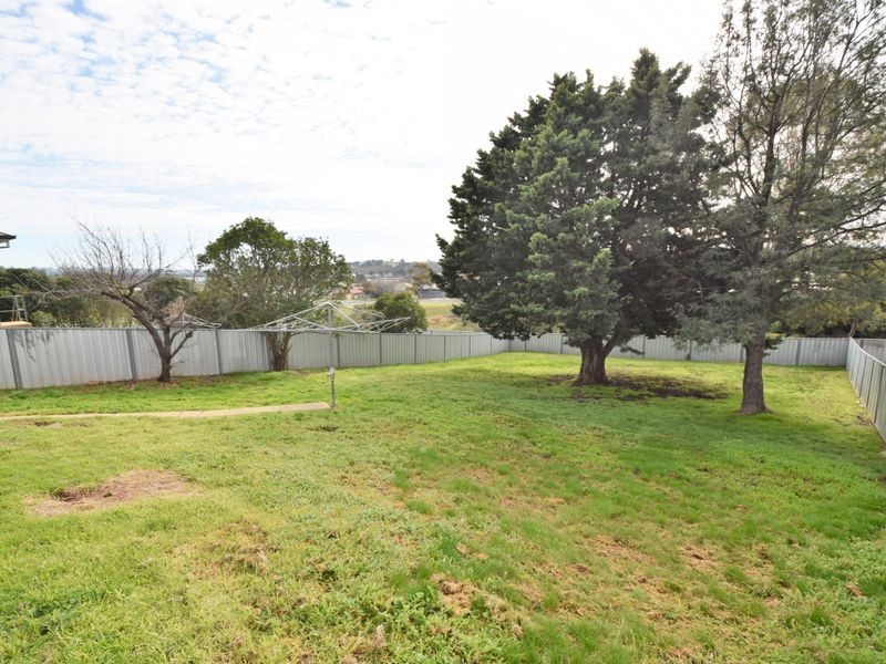 105 Berthong Street, Young NSW 2594