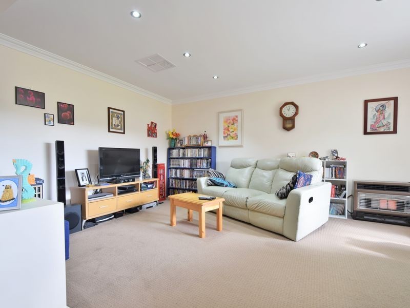 70 Orchard Street, Young NSW 2594