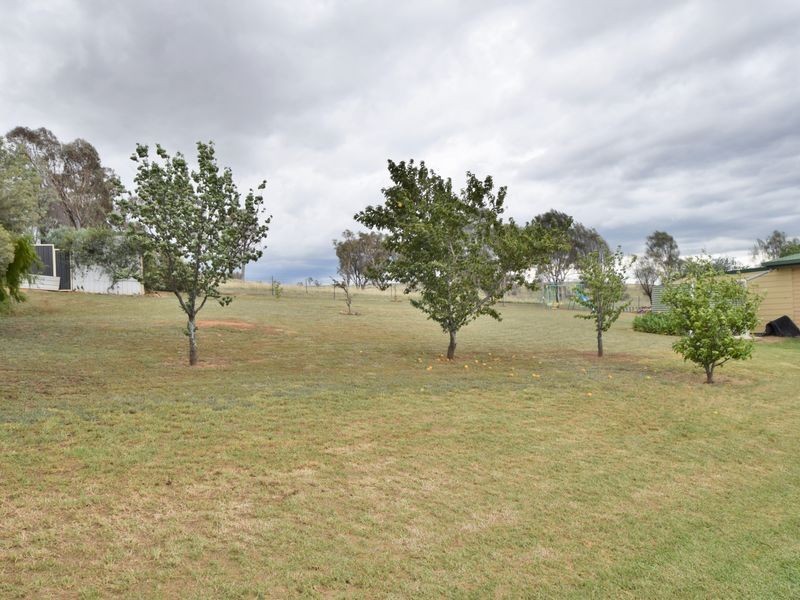 15 Henley Street, Young NSW 2594